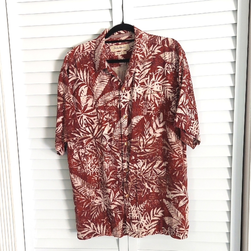 Tommy Bahama Shirt, Size Large, 100% SILK, Tan & Rust, Nice Texture,‎ Collar